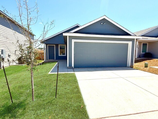 Photo - *MOVE IN SPECIAL* FIRST TIME RENTAL 3 Bedroom / 2 Bath Home w/ 2 Car Garage!