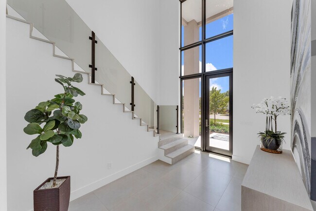 Photo - 239 NE 11th St