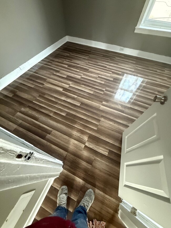 Photo - 660 N Yewdall St