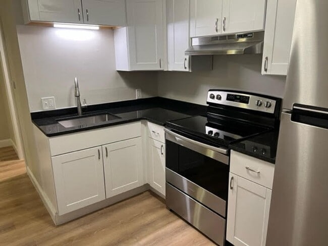 Building Photo - 39 Franklin St Unit 201