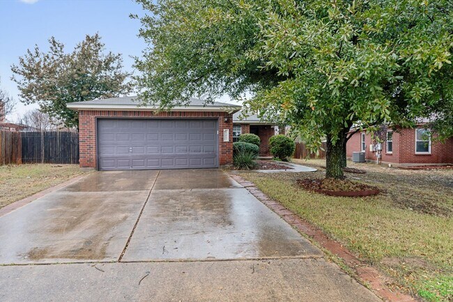 Photo - 107 McCarthur Dr