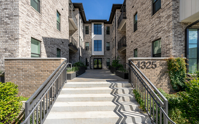 Photo - 4325 Jackson Ave Unit 2302