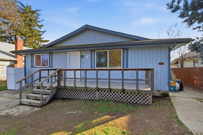 Building Photo - Newly Remodeled North Spokane Home – Convenient Location Near Parks & Shopping