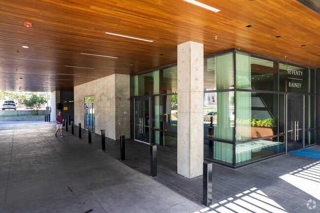 Photo - 70 Rainey St