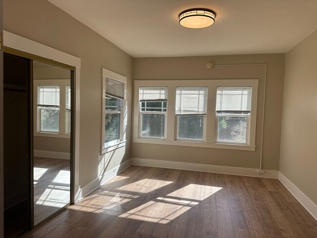 Building Photo - 1019 E 33rd St Unit D