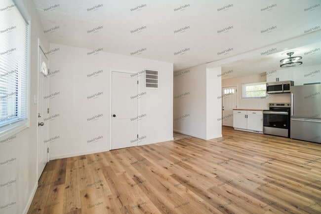 Photo - 3496 Ontario St