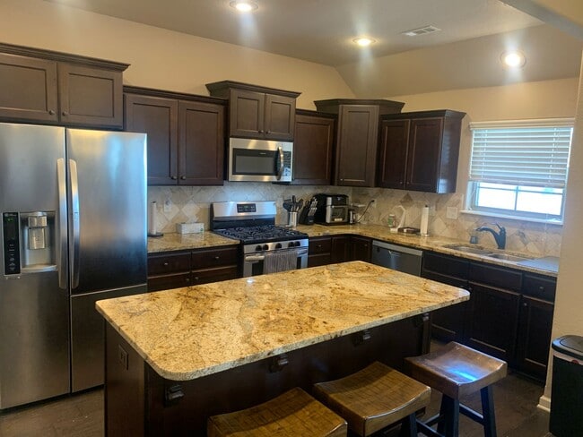 Photo - 1630 Abbey Ln