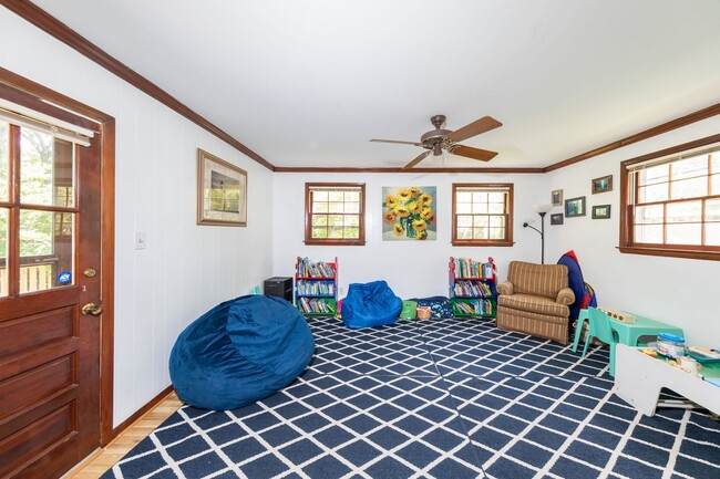 Photo - 134 Berkeley Ln