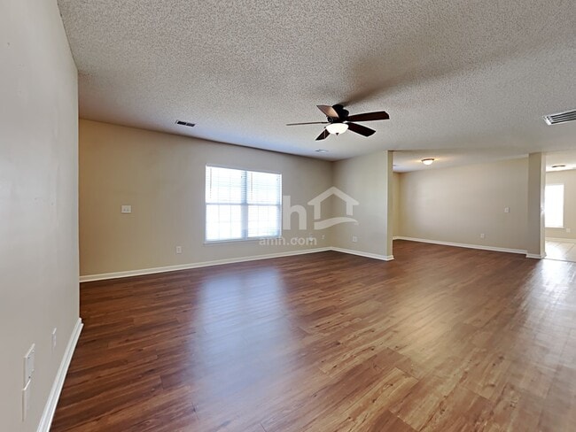 Photo - 156 Wildberry Ln