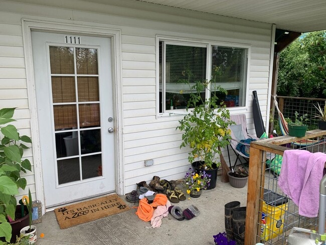 Building Photo - 1111/1113/1115 N Garden St Unit 1111 N Garden St