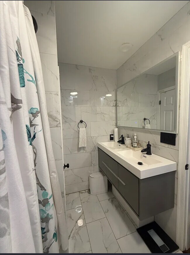 Photo - 2007 Kater St