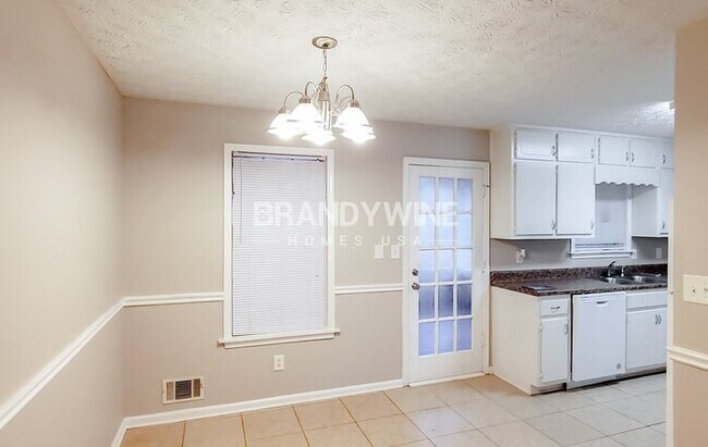 Photo - 235 Winston Dr