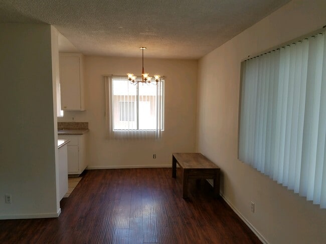 Photo - 1610 Barry Ave Apartamentos