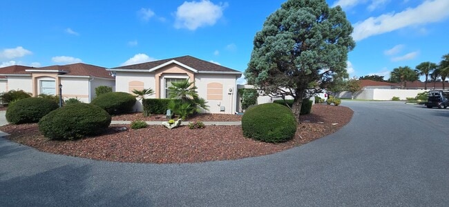 Photo - Prime Location – Just Minutes from Lake Su...