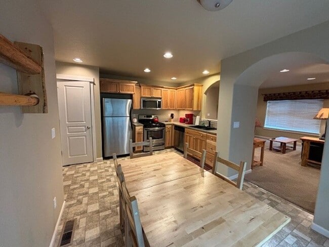 Photo - 16586 Daisy Pl