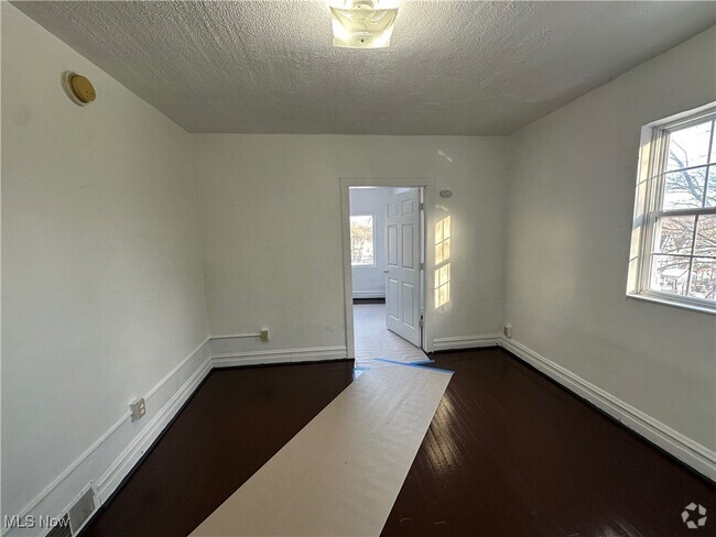 Building Photo - 740 Fern St Unit 4 Rental
