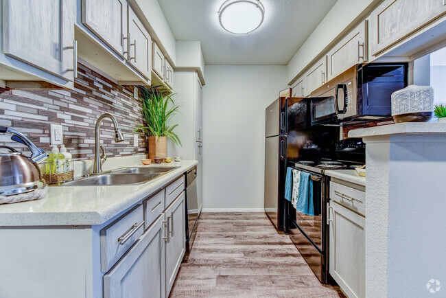 Kitchen - Candleridge Park Rental