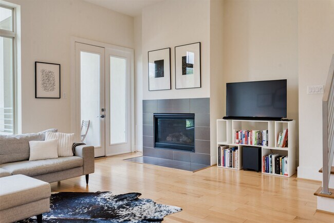 Photo - 5429C Hidalgo St Unidad B