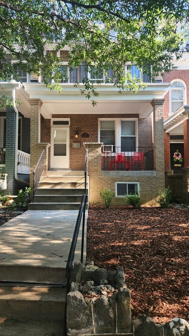 Building Photo - Lovely 3 bedroom home near Howard Universt...