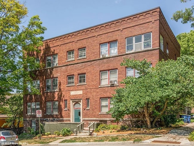 Pleasant Street Apartments