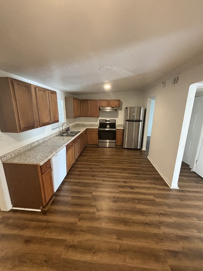 Photo - 2219 Belle Vue Way