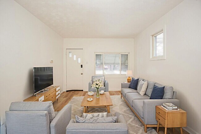 Photo - 4495 W 137th St