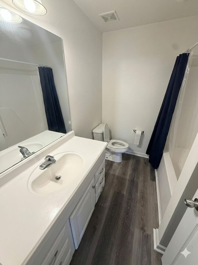 Photo - Spacious & Stylish 3BR/3BA Minutes from Downtown Athens