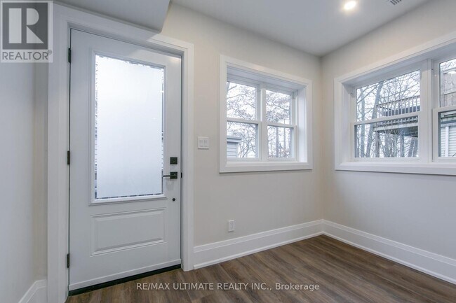 Photo - 19 Fernwood Park Ave