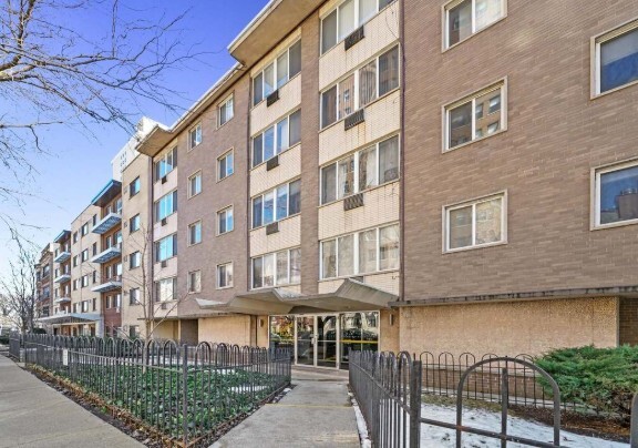 Photo - 539 W Stratford Pl Unit 405