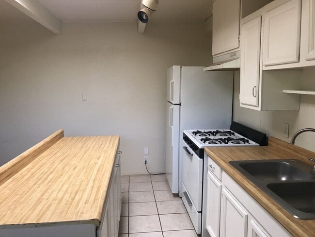 Photo - 836-838 Douglass Avenue Unit 838
