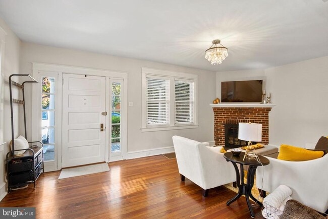 Photo - 404 S Jackson St