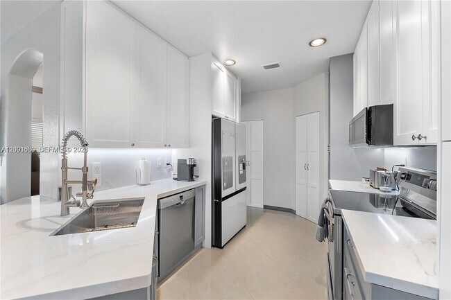 Photo - 1975 SE 14th St