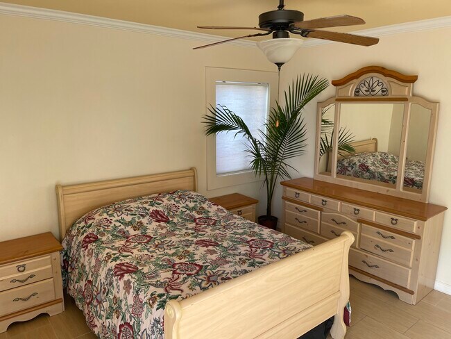 Bedroom - 7409 Kraft Ave Apartments Unit 7409