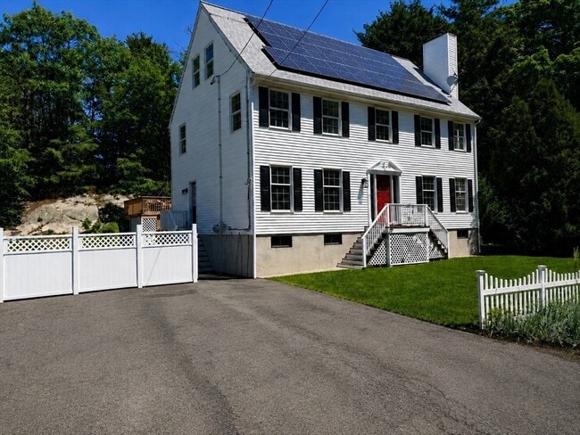 Photo - 159 Pine St