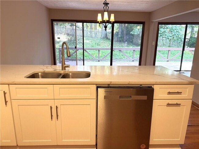 Photo - 1302 Colony Dr