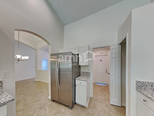 Photo - 2063 Forest Gate Dr W