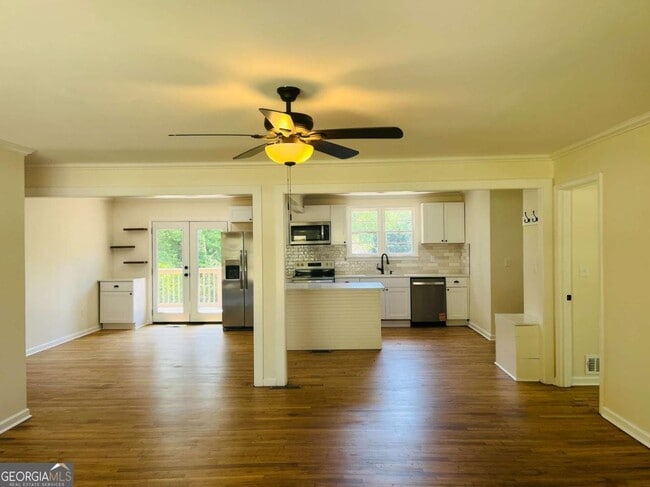 Photo - 203 S Chilton Crescent