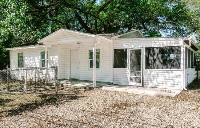 Building Photo - 5016 Saray Way Rental