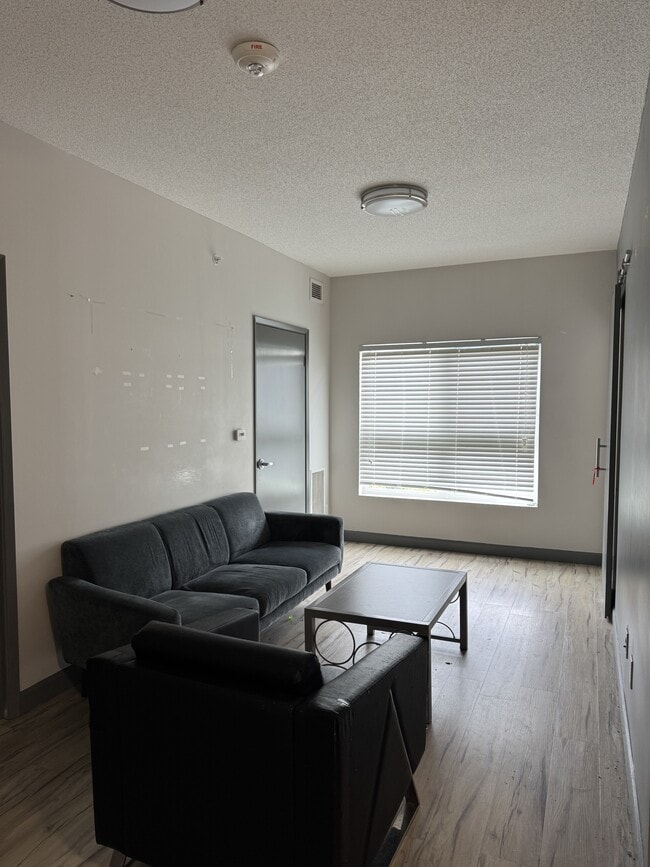 Photo - 258C-258C Sunview St