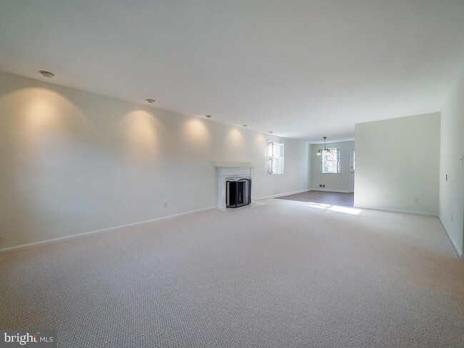 Photo - 2702 Navarre Dr