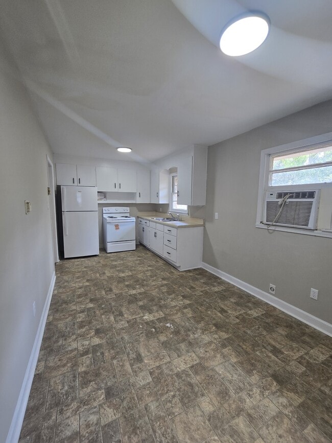 Photo - 314 Edward Ave