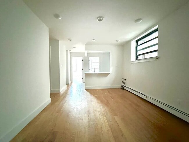 Photo - 90 E 18th St Unit 4B