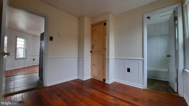 Building Photo - 203 Cloud St