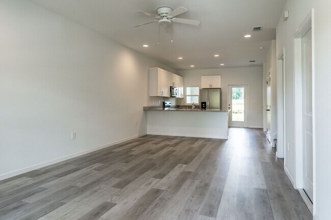 5365 Vista Lago Dr