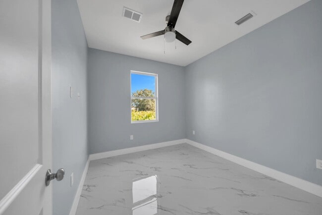 Photo - 104 Harry Ave S