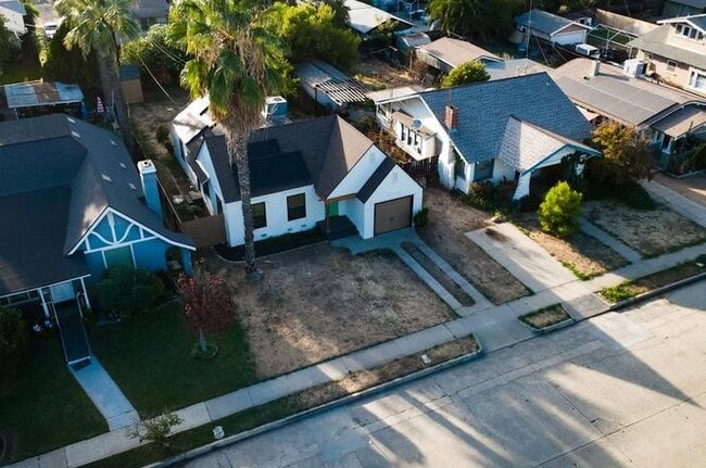 Photo - 1271 N Roosevelt Ave