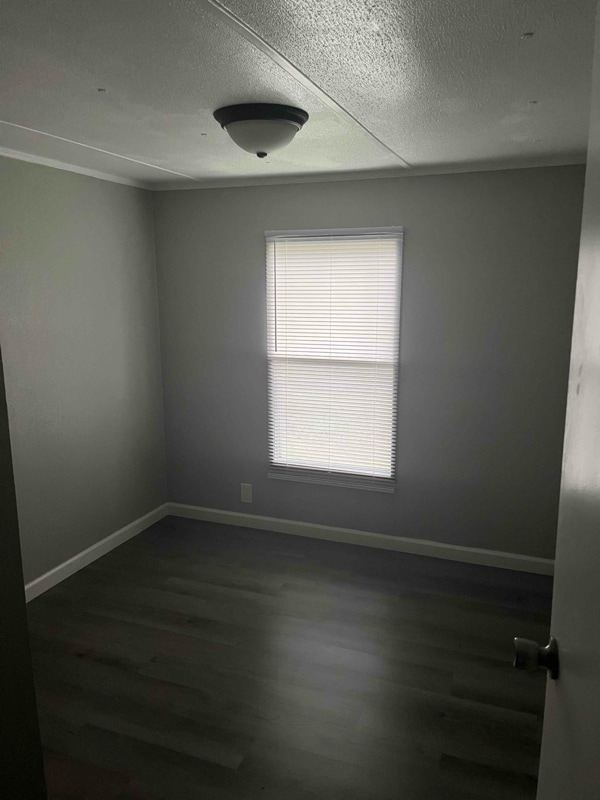 Photo - 302 Cottonwood Ln