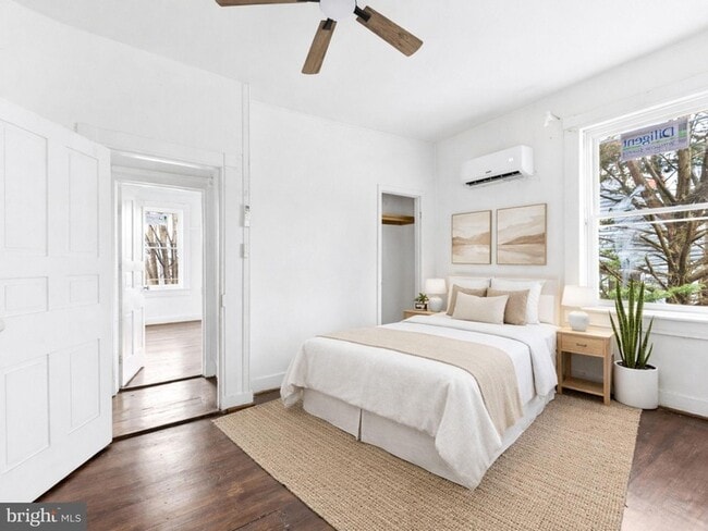 Photo - 3110 Main St