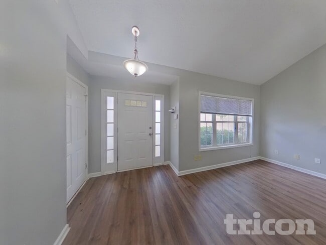 Photo - 350 Jamaica Cove SW