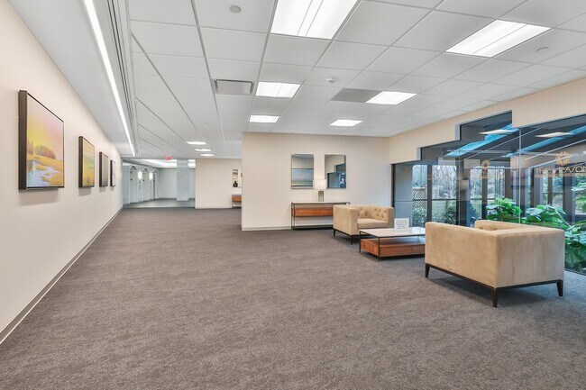 Vestíbulo recientemente renovado - 4 Martine Ave Unidad 4 Martine Avenue